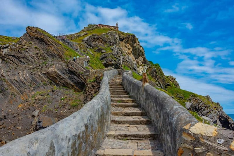 Bilbao: Gaztelugatxe, Bermeo, Mundaka, Gernika, & Wine Tour - Why this tour works for a first look at Biscay