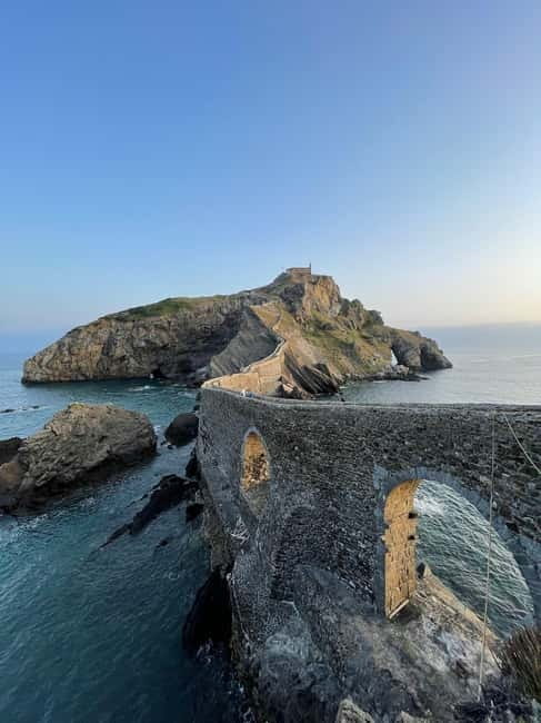 Bilbao: Gaztelugatxe, Bermeo, Mundaka, Gernika, & Wine Tour - San Juan de Gaztelugatxe and the Dragonstone climb