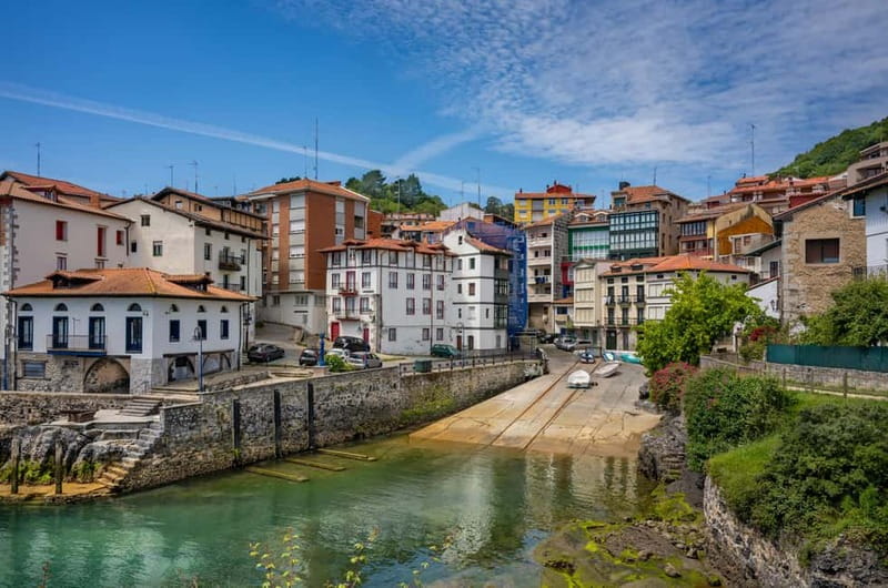 Bilbao: Gaztelugatxe, Bermeo, Mundaka, Gernika, & Wine Tour - Bodega Berroja and the final txakoli tasting