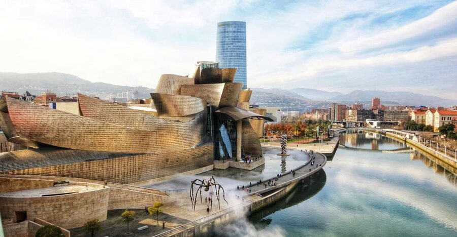 Bilbao: Private & Exclusive Guggenheim Museum Guided Tour - Key points to know before booking