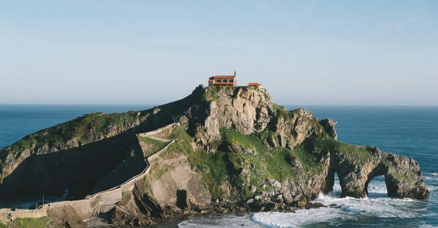 Bizkaia Bridge, Gaztelugatxe, Bermeo and Gernika from Bilbao - From Bilbao’s river to the old industrial coast