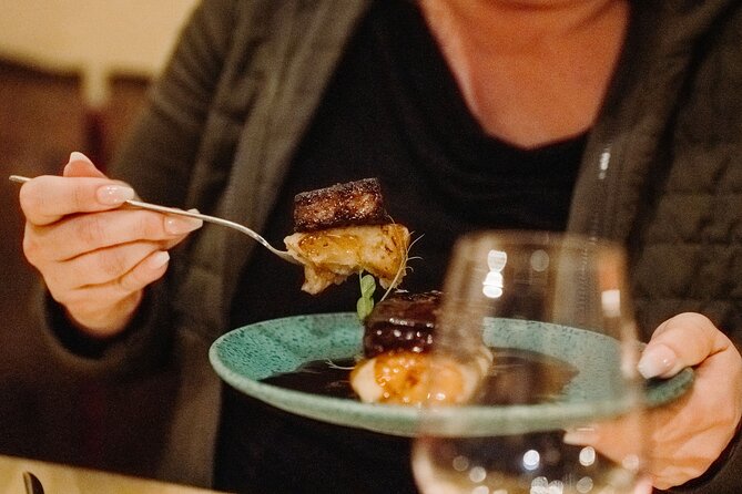 Bohemian Barcelona Neighborhood Evening Tapas & Wine Tour - Key points before you book
