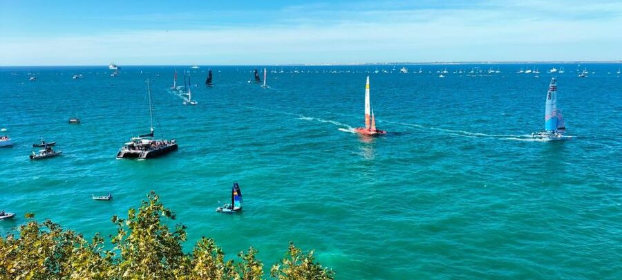 Cádiz: Bay of Cádiz Catamaran Tour with Host - Is it really a sailing trip?