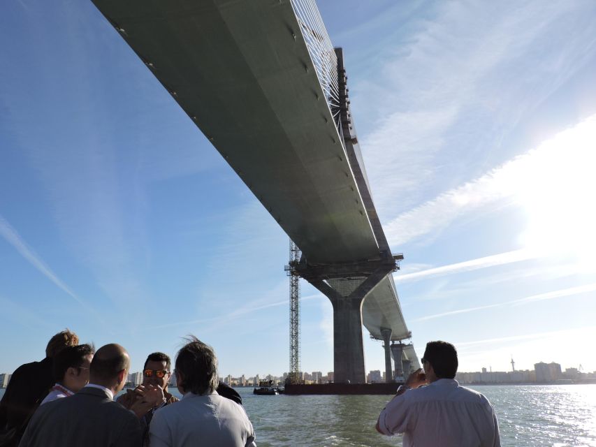 Cádiz: Bay of Cádiz Catamaran Tour with Host - Weather, comfort, and accessibility