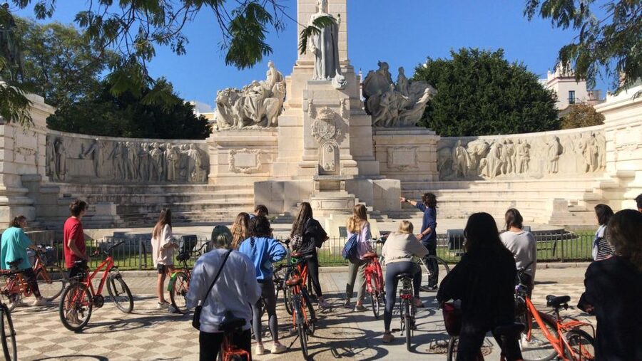 Cadiz: City Bike Tour - Through the historic center and old city gates