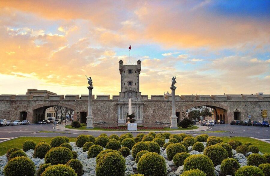 Cadiz: Medieval Tour - Phoenician Traces and Cádiz’s Earliest Layers