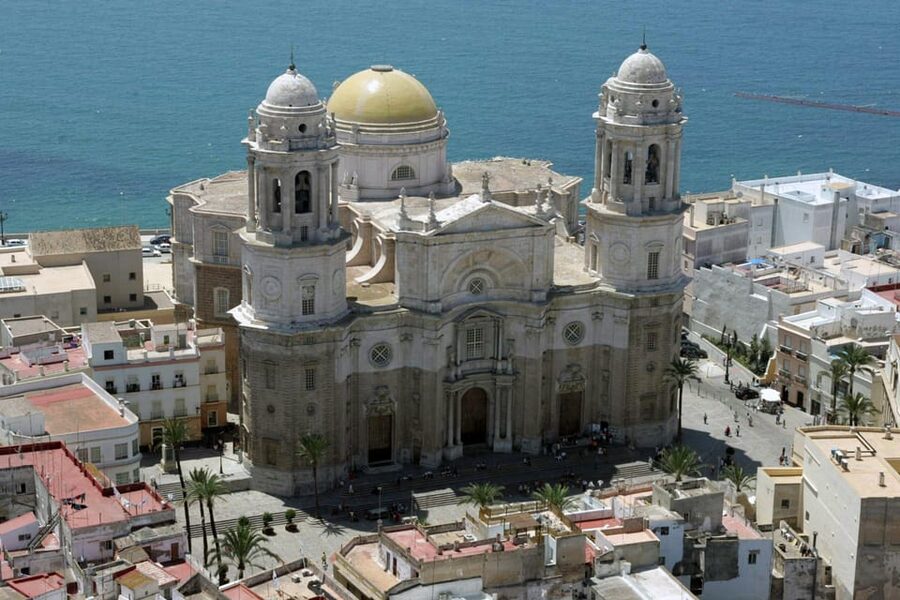 Cadiz: Medieval Tour - The Almohad Walls and Gates of Earth
