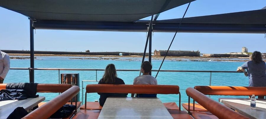 Cádiz: Sunset Catamaran Cruise Tours - Accessibility and who should book