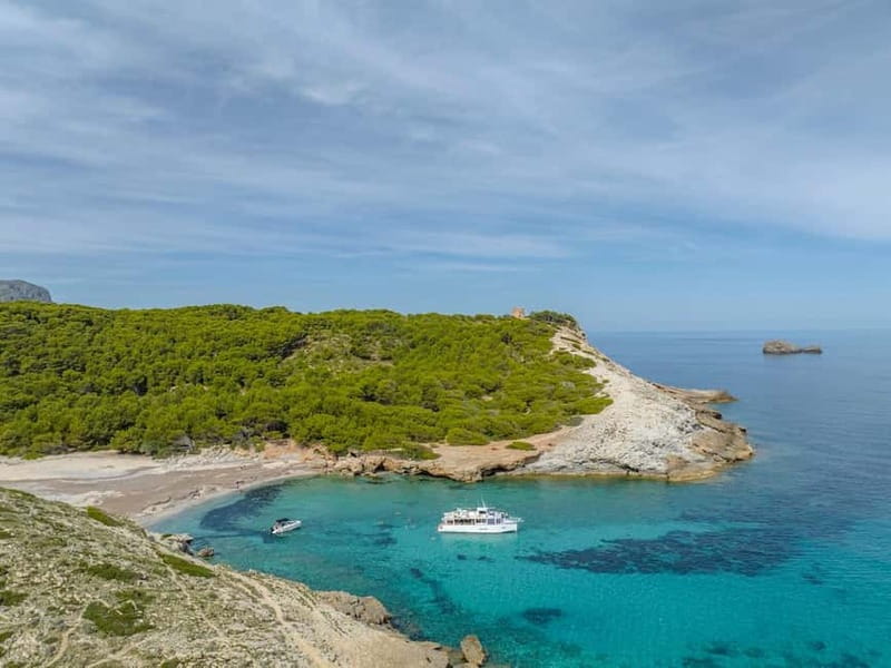 Cala Rajada: Boat Excursion with Drinks and Food - Sailing along Mallorca’s northeast coast