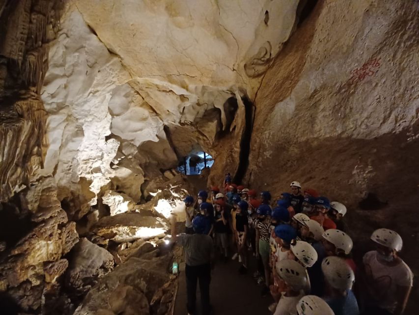 Calasparra: Cueva del Puerto Entry Ticket with Guided Tour - Descending 50 meters below the mountains