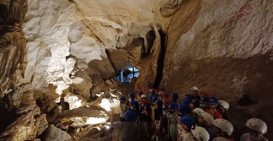 Calasparra: Cueva del Puerto Entry Ticket with Guided Tour - Meeting the guide at the cave entrance