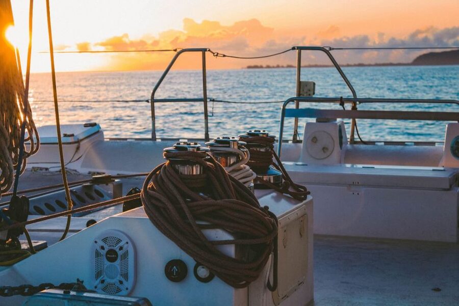 Calpe: Sunset Cruise with Sparkling Wine - Finding your place on the boat