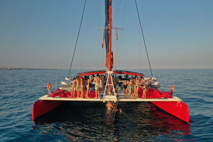 Cambrils: Catamaran Cruise with Drinks and BBQ Lunch Option - How the route changes with the wind