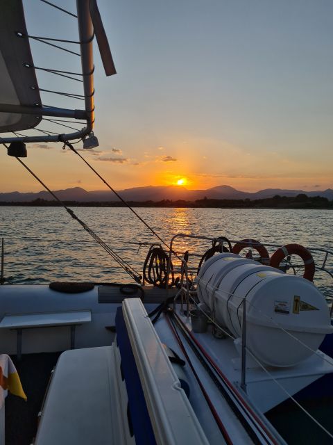 Cambrils: Costa Dorada Sunset Catamaran Cruise with Drinks - The Quiet Inlet and Swimming Stop