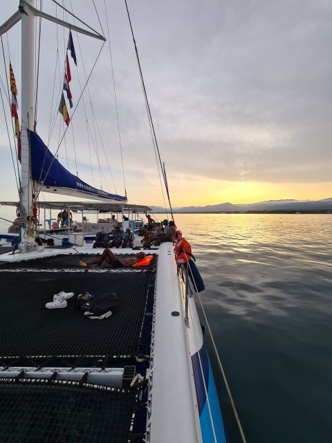 Cambrils: Costa Dorada Sunset Catamaran Cruise with Drinks - Practical Tips For A Better Evening