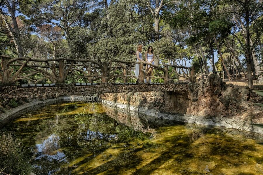 Cambrils: Parc Samà Entry Ticket - Free-roaming peacocks, deer, and pheasants