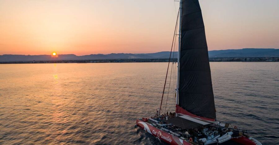 Cambrils: Sunset Catamaran Cruise with Drinks - Setting out from Cambrils