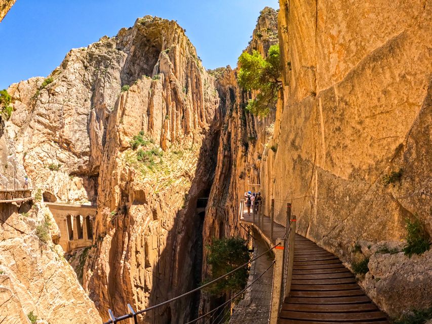 Caminito del Rey: Entry Ticket and Guided Tour - Walking beneath the 400-meter gorge walls