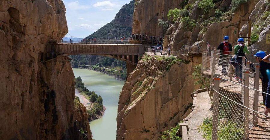 Caminito del Rey: Guided Tour with 1 Drink and Shuttle Bus - Why the Caminito del Rey is worth your time