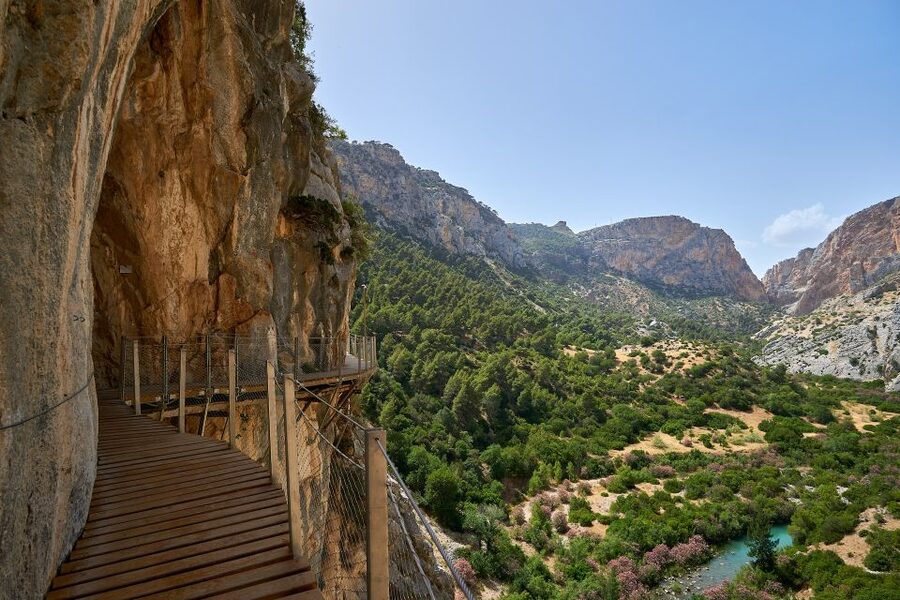 Caminito del Rey: Guided Tour with 1 Drink and Shuttle Bus - What you get for $44
