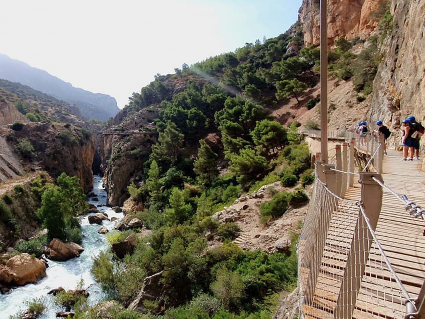 Caminito del Rey: Tour with Official Guide and Drink - What to bring and what to leave behind