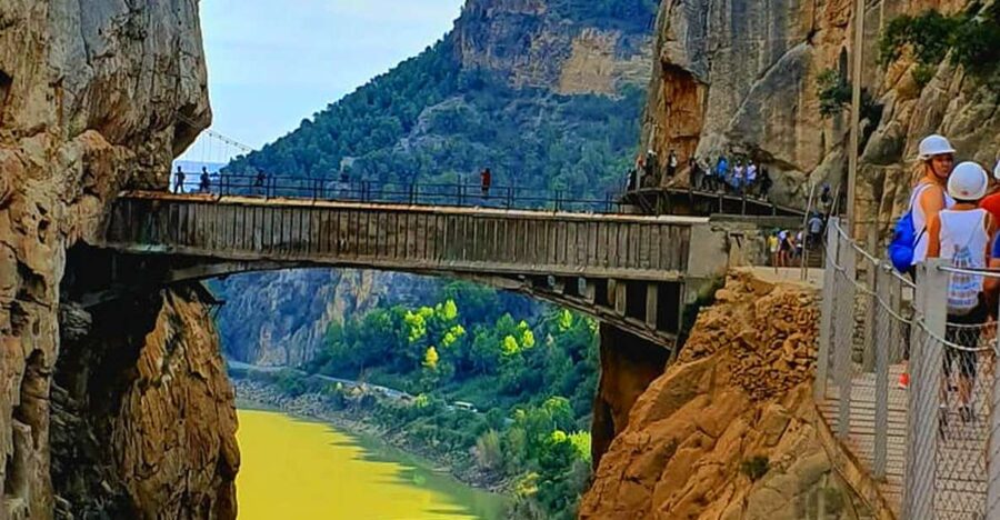 Caminito del Rey: Tour with Official Guide and Drink - Starting at El Kiosko near the north entrance