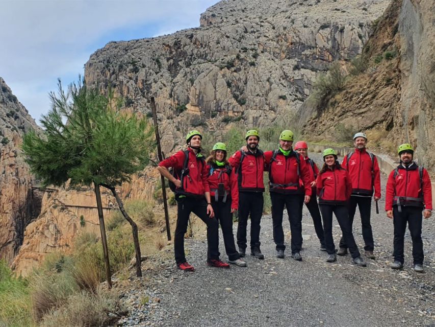Caminito del Rey: Tour with Official Guide and Drink - The south entrance and getting back