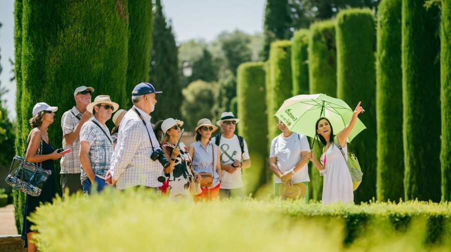 Cordoba: Alcazar of Christian Monarchs 1–Hour Guided Tour - Starting among the ponds and flowers