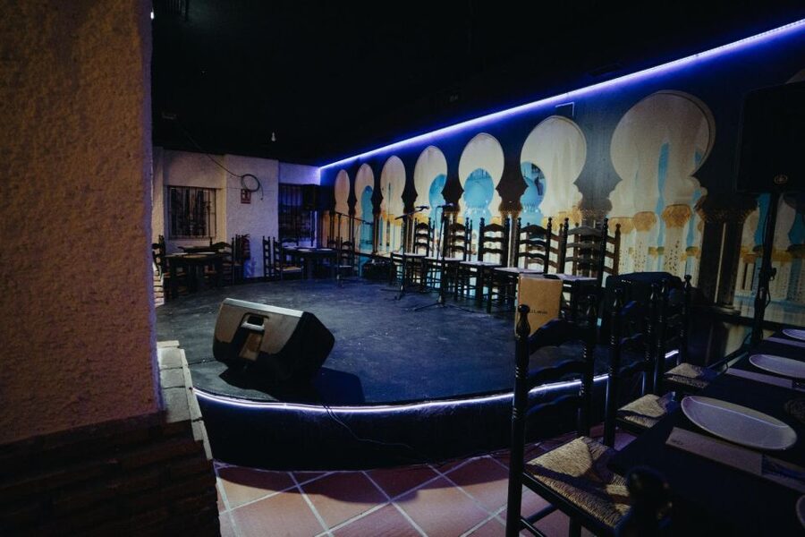 Cordoba: Flamenco Show at Tablao El Jaleo & Optional Dinner - The intimacy of the small room