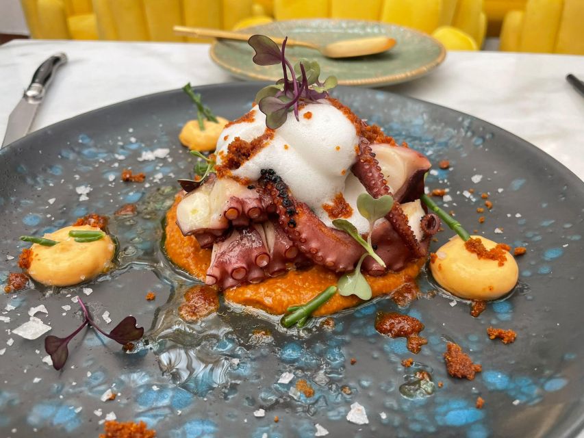 Cordoba: Flamenco Show at Tablao El Jaleo & Optional Dinner - Choosing the drink-only or dinner option