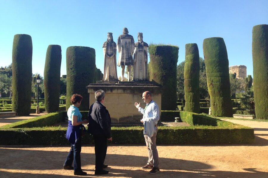 Cordóba: Gardens & Fortress of Catholic Monarchs Guided Tour - The gardens and the Avenue of the Monarchs
