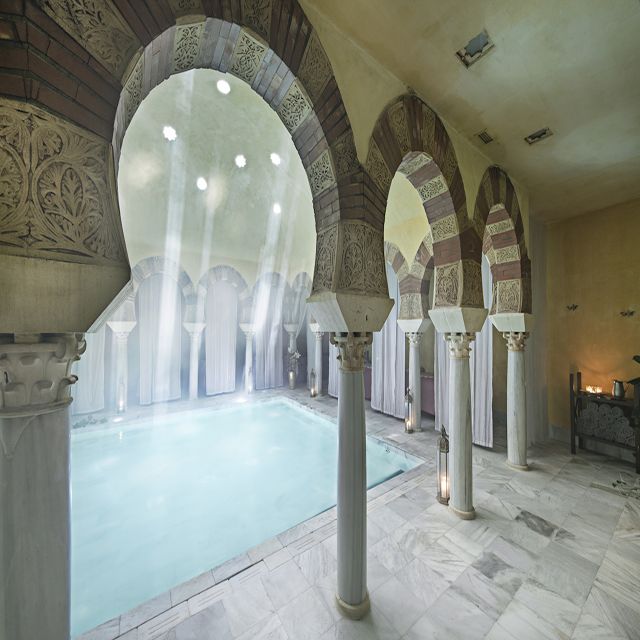 Córdoba: Hammam Al Ándalus Entry Ticket w/Optional Massage - What the massage adds to the visit