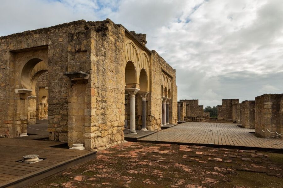 Córdoba: Medina Azahara 3-Hour Guided Tour - The Medina Visitor Center sets the scene