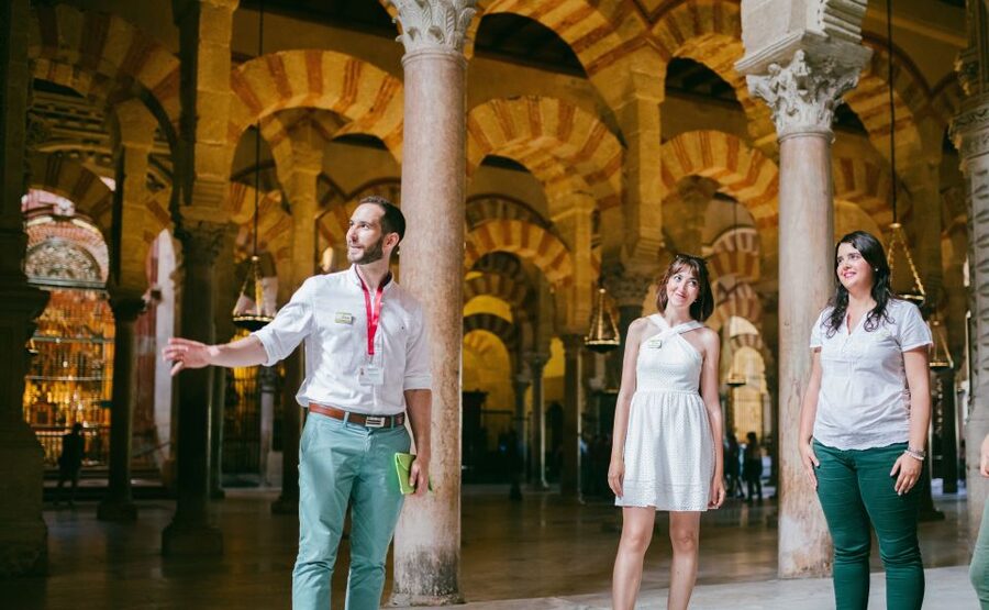Córdoba: Mosque-Cathedral & Alcazar Guided Tour - Should you book the Córdoba Mosque-Cathedral and Alcázar tour?