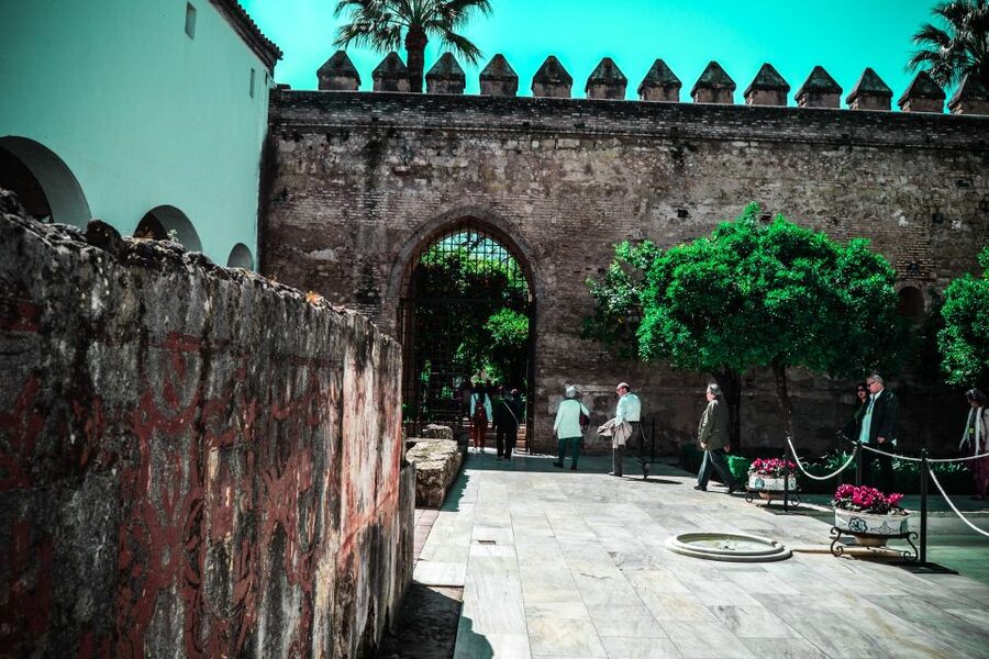 Córdoba: Mosque-Cathedral and Alcazar Tour - The Alcázar visit during restoration
