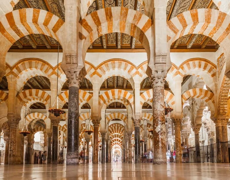Córdoba: Mosque-Cathedral, Jewish Quarter and Alcázar Tour - Three monuments and one connected story