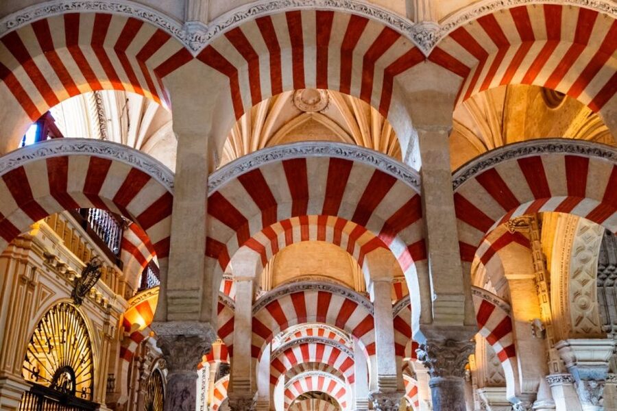 Córdoba Mosque, Jewish Quarter and Alcázar 3-Hour Tour - Pace, crowds, and the reality of three hours