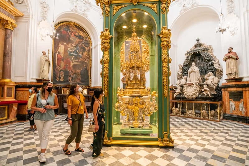 Córdoba: Mosque, Jewish Quarter & Tour with Ticket - What the $34 price really buys you