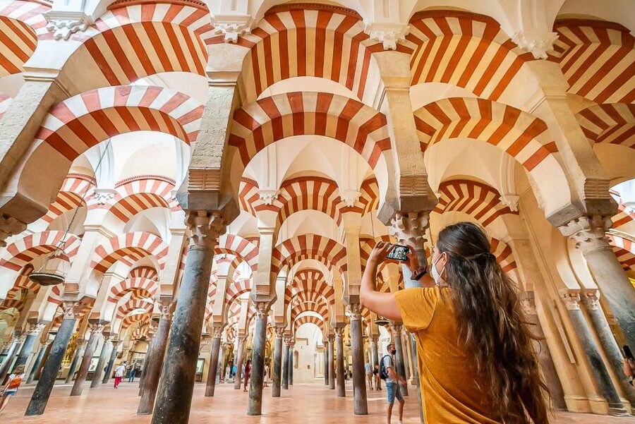 Córdoba: Skip-the-Ticket-Line Mosque-Cathedral Guided Tour - Entering through the separate ticket entrance