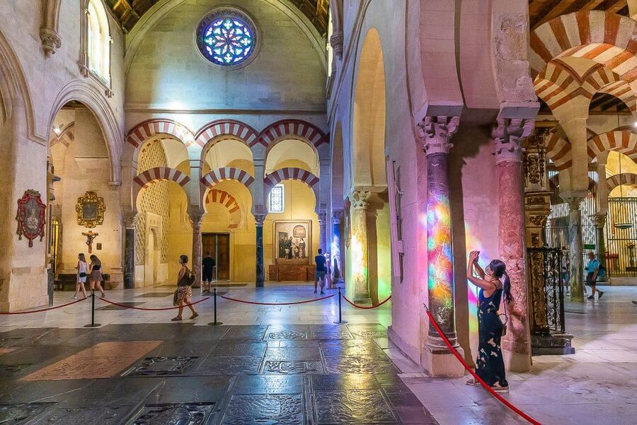 Córdoba: Skip-the-Ticket-Line Mosque-Cathedral Guided Tour - How the headset and language choice affect the visit