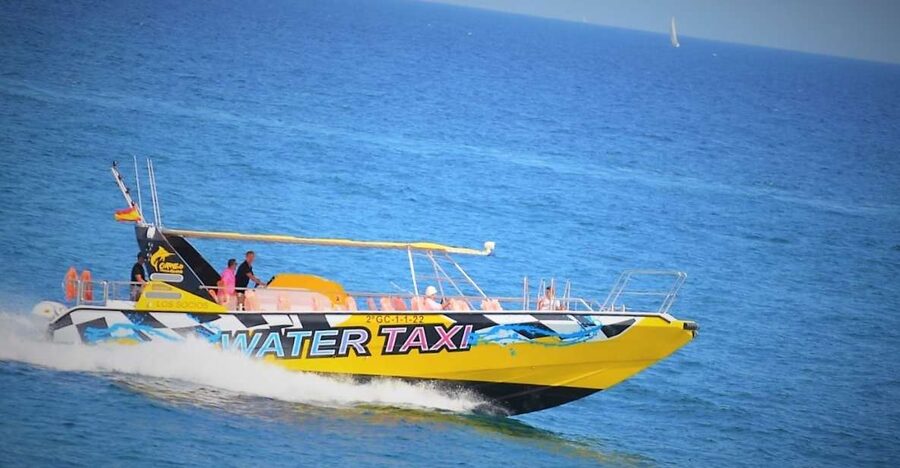 Corralejo: Isla de Lobos Round-Trip Ticket with Park Entry - A quick ride aboard Fast Ferry Los Socios