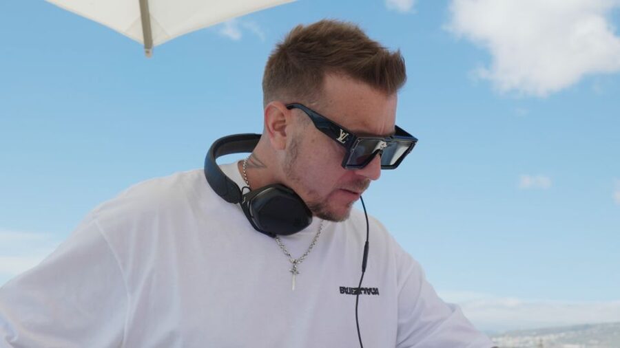 Costa Adeje: Tenerife Monkey Beach Club Utopia Pool Party - DJs, MCs, saxophone, and live performers