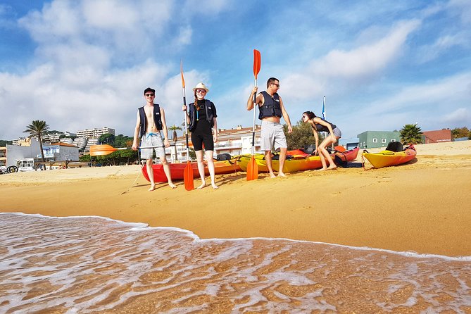Costa Brava Tour with Kayak & Lagoon Snorkeling - How the small group changes the experience