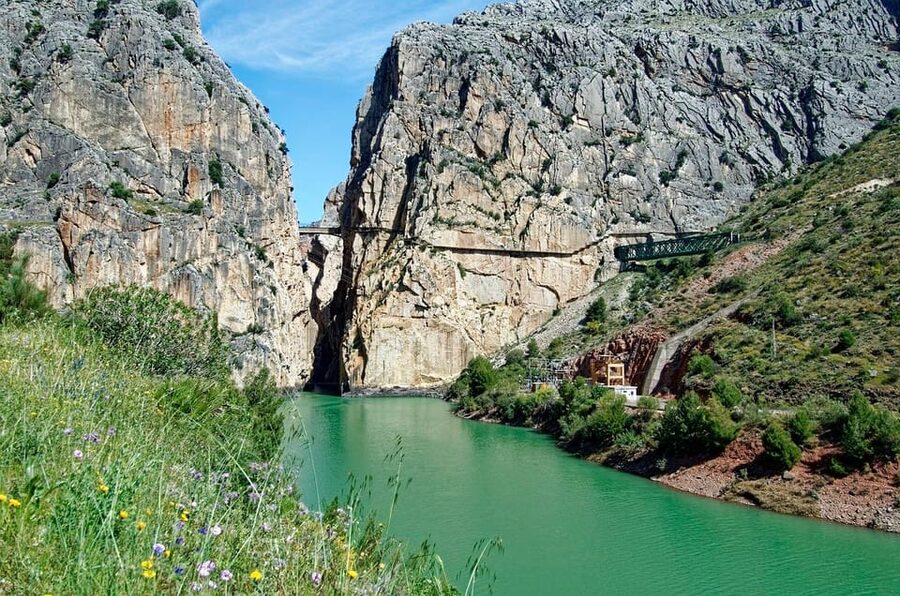 Costa del Sol: Caminito del Rey Guided Trip - The 100-meter-high suspension bridge