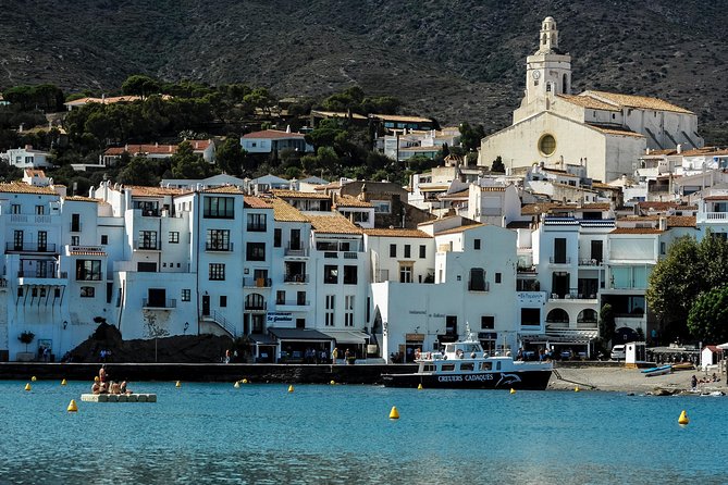 Dali Museum, House & Cadaques Small Group Tour from Barcelona - Why the small group and guide matter