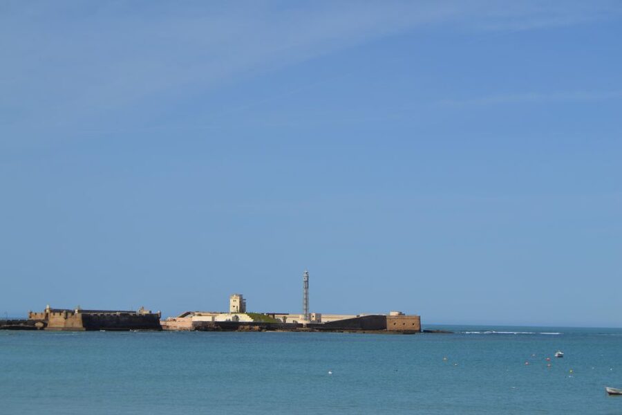 English Cádiz Tour: Walking Tour with Local Guide - The market, local food, and useful advice