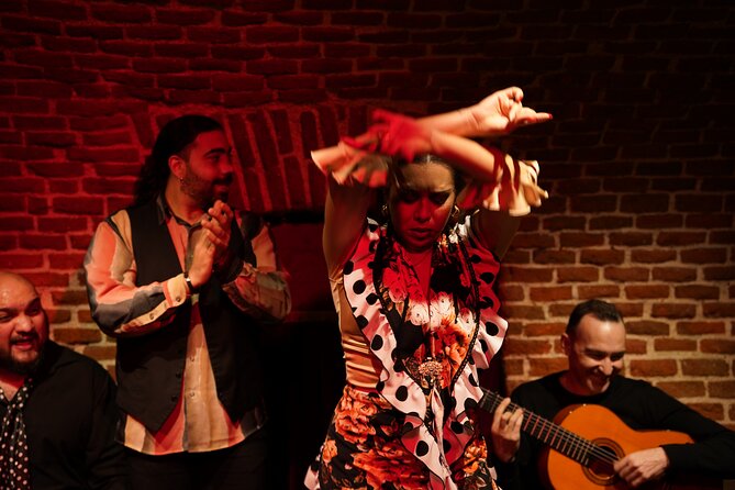 Essential Flamenco: Pure Flamenco Show in the Heart of Madrid - The value of the close-up seating