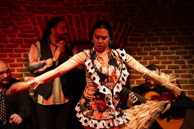 Essential Flamenco: Pure Flamenco Show in the Heart of Madrid - Price, value, and what you receive