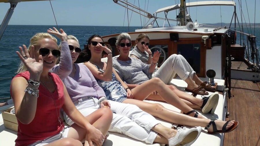 Estepona: Dolphin Watching Sailboat Cruise with Drink - A small crew with a personal touch