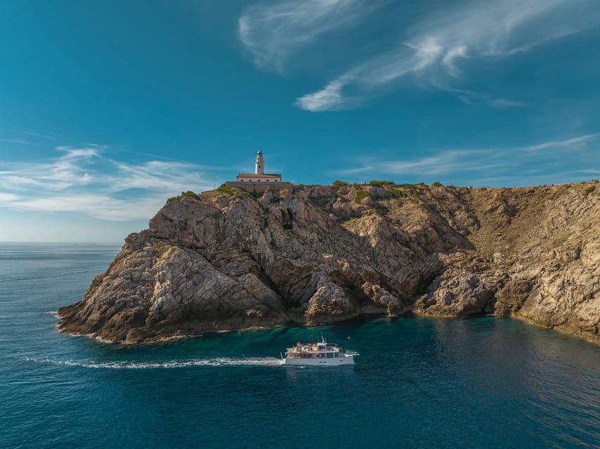 Excursión en barco por la tarde con bebidas y snacks - Swim stops, jumps, and time in the sea